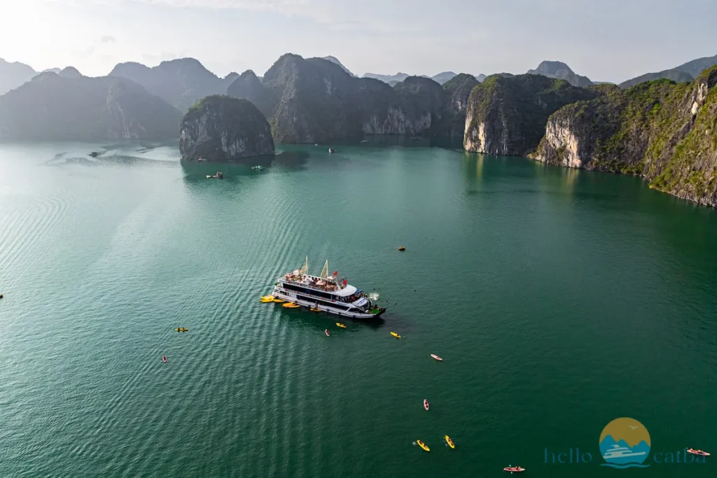 Tour Vịnh Lan Hạ 1 Ngày du thuyền 100 chỗ