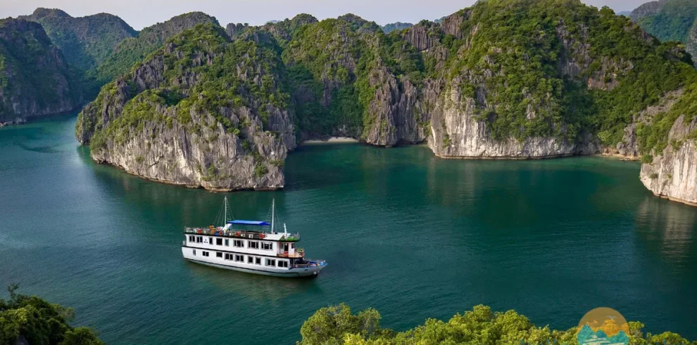 Du thuyền mini luxury 9 cabin